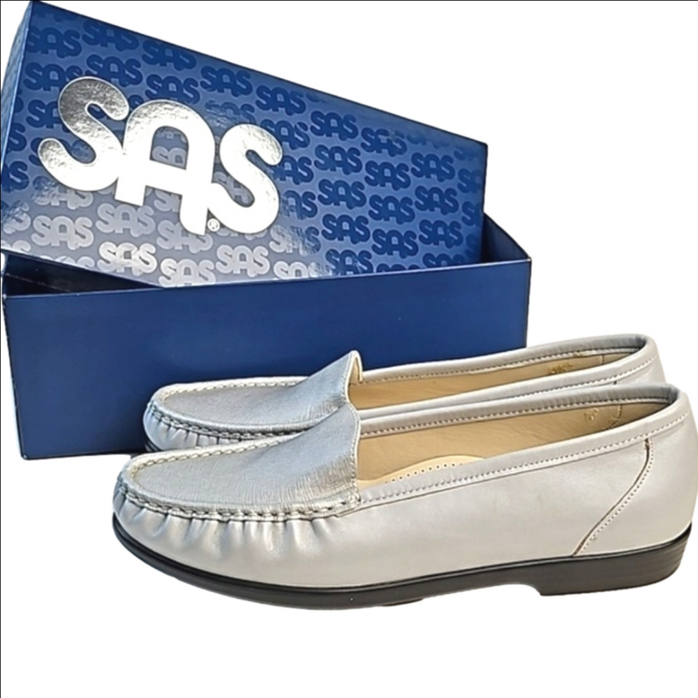 SAS Simplify Leather Tripad Comfort Slip-on Moccasin Loafer in Silver Cloud